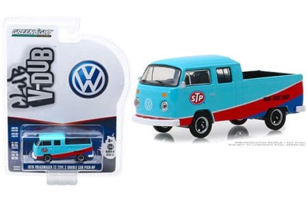 Greenlight 1:64 Club V-Dub Series 9 - 1976 Volkswagen Type 2 Double Cab Pick Up - STP Solid Pack (blue)