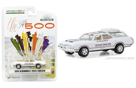 Greenlight 1:64 Hobby Exclusive - 1970 Oldsmobile Vista Cruiser - 54th Indy 500 Official Pace Car
