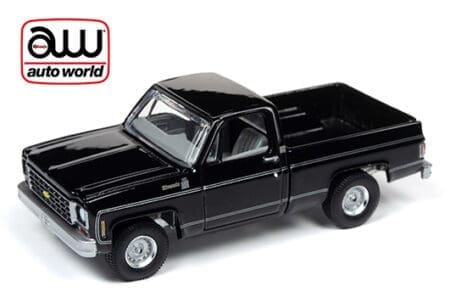 Auto World 1:64 Premium 2019 Release 4 B - Chevy Silverado 10 Fleet Side Truck 1975 Gloss Black Solid pack