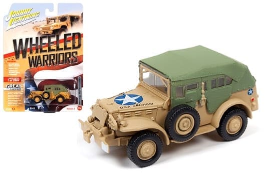 Johnny Lightning 1:64 Wheeled Warriors Release 2 Version A - WWII Dodge VW57 Command Car (Tan/Green Top)(Limited Edition 1 of 2004)