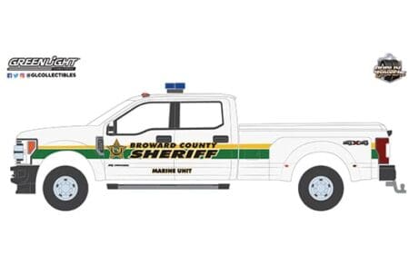 Greenlight 1:64 Dually Drivers Series 6 - 2018 Ford F-350 Dually - Broward County, Florida Sheriff’s Office - Marine Unit Solid Pack (White)