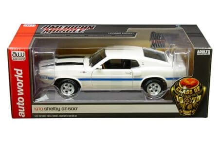 Auto World 1:18 American Muscle - Class of 1970 - 1970 Shelby GT-500 (White with blue side stripe and black hood stripes)