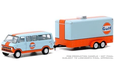 Greenlight 1:64 Hitch & Tow Series 20 - 1972 Ford Club Wagon with Enclosed Trailer - Gulf (Light Blue/Orange)