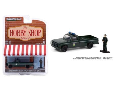 Greenlight 1:64 The Hobby Shop Series 10 - 1986 Chevrolet M1008 - Florida Office of Agricultural Law Enforcement with Enforcement Officer Figure Solid Pack