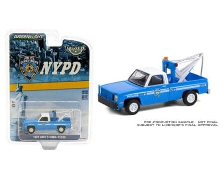 Greenlight 1:64 1987 GMC Sierra K2500 w Drop in Tow Hook - NYPD (Blue)
