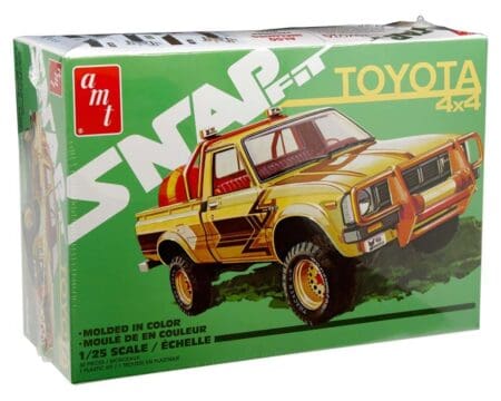 AMT Model Kit Snap Fit 1:25 1980 Toyota Hilux SR5 Pickup (Beige)