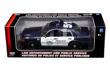 Motormax 1:18 2001 Ford Crown Victoria Lynden Police BlackWhite