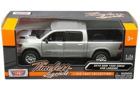 Motormax 1:24 2019 Ram 1500 Crew Cab Laramie - Timeless Legends