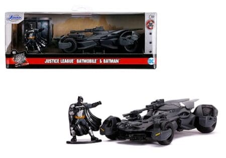 Jada 1:32 Justice League Batmobile with Batman Figure - Hollywood Rides