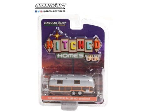 Greenlight 1:64 Hitched Homes Series 11 - 1972 Airstream Double-Axle Land Yacht Safari Custom Woody