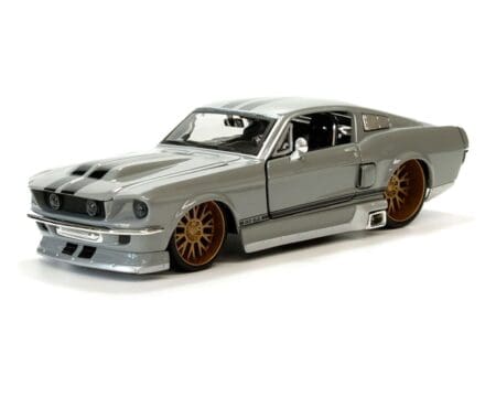 Maisto 1:24 Classic Muscle 4 Car Assortment - Image 3