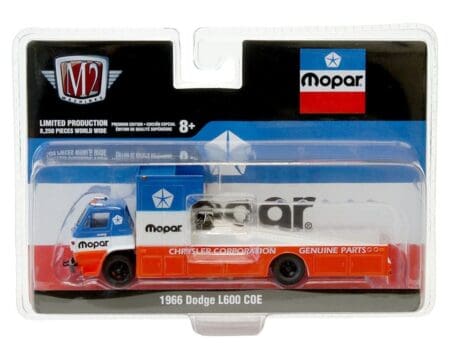 M2 Machines 1:64 Auto-Transport 1966 Dodge L600 Mopar - Hobby Exclusive