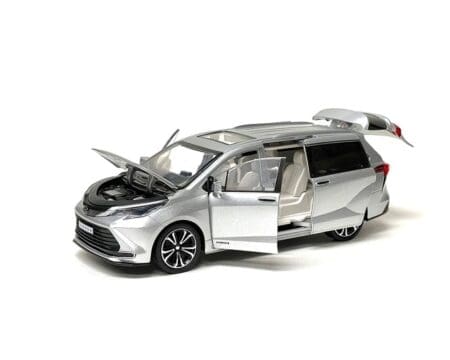 MiJo Exclusives 1:24 Toyota Sienna Mini Van - Silver - USA Exclusive - Image 2