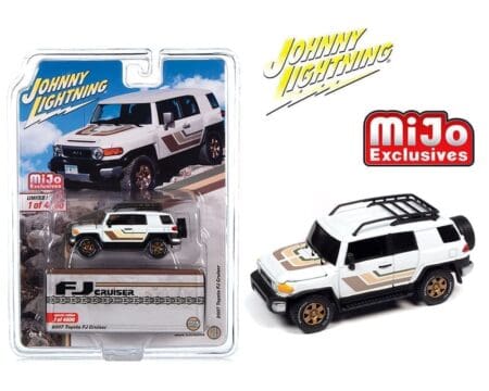 Johnny Lightning 1:64 2007 Toyota FJ Cruiser Custom - White  - Mijo Exclusives Limited Edition 4,800 Pieces