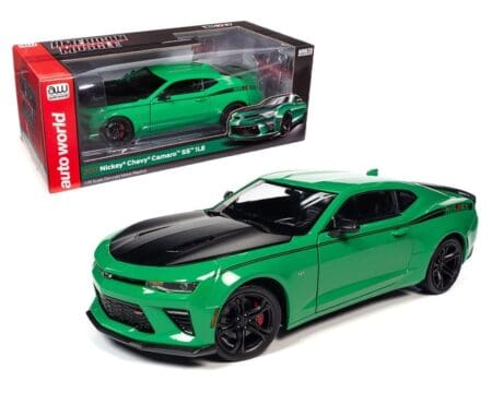 Auto World 1:18 2017 Nickey Chevrolet Camaro SS 1LE - Green