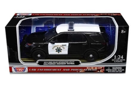 Motormax 1:24 2015 Ford Police Interceptor Utility CHP (California Highway Patrol) - Black/White - Law Enforcement