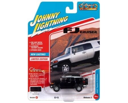 Johnny Lightning 1:64 Classic Gold 2022 Release 3 Version B - 2007 Toyota FJ Cruiser - Black