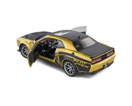 Solido 1:18 Dodge Challenger R/T Scat Pack Widebody Streetfighter - Image 2