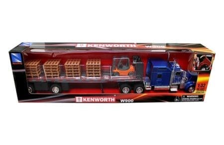 New Ray 1:32 Kenworth W900 Forklift with Pallets – Long Haul Trucker