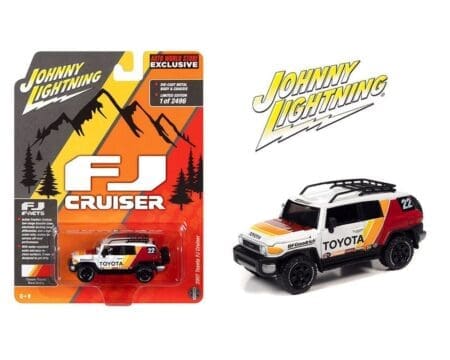 Johnny Lightning 1:64 2007 Toyota FJ Cruiser - Auto World Store Exclusive
