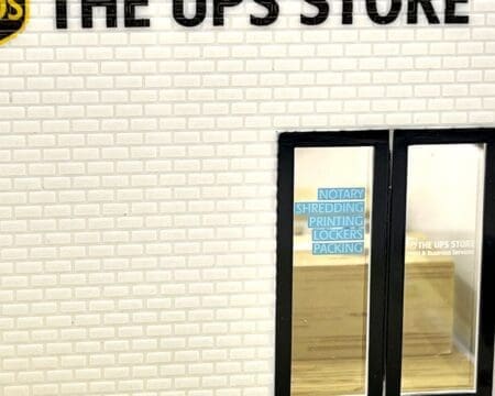 Greenlight 1:64 Diorama The UPS Store - Mijo Exclusives - Image 7