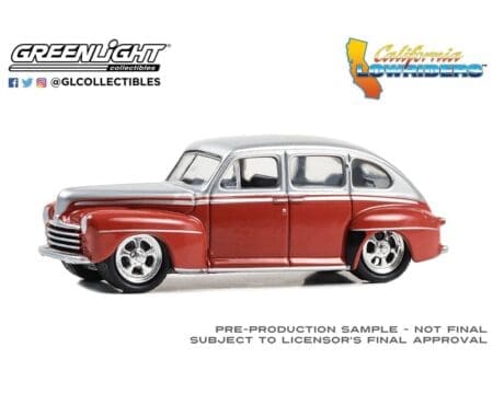 Greenlight 1:64 California Lowriders Series 4 - 1947 Ford Fordor Super Deluxe - Silver/Red - Image 2