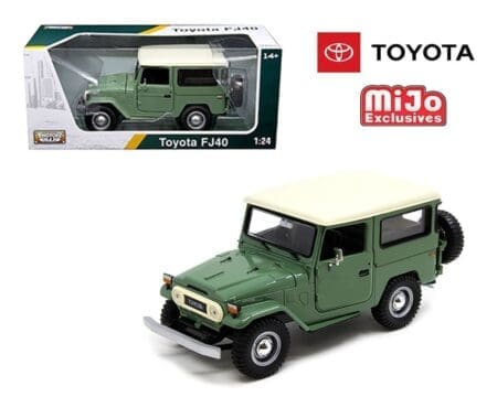 Motormax 1:24 Toyota FJ40 Land Cruiser - Green with White Top