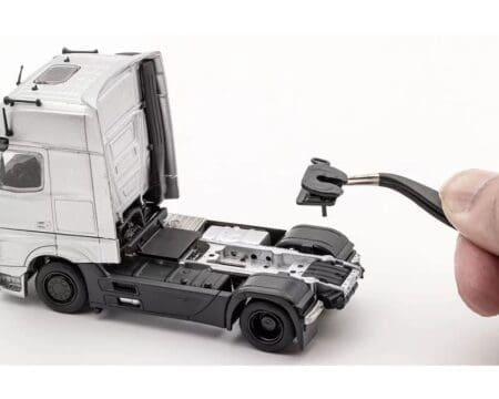 GCD 1:64 Mercedes-Benz AMG Actros Auto Transporter - Yellow - Image 6