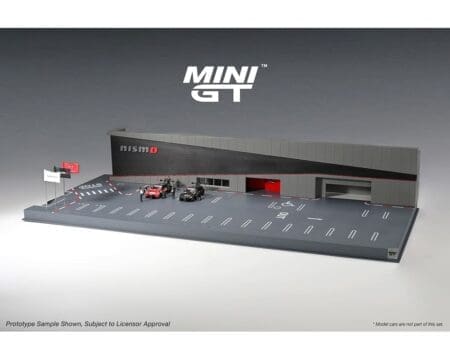 Mini GT 1:64 Diorama Nissan Motorsports Nismo Operation - Image 2