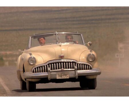 Greenlight 1:43 Rain Man (1988) - Charlie Babbitt's 1949 Buick Roadmaster Convertible (Beige) - Image 2