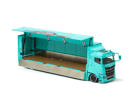 (Preorder) GCD 1:64 Liberty Walk LB-Trucks Mitsubishi Fuso Super Great Transporter LBWK - Blue - Image 4