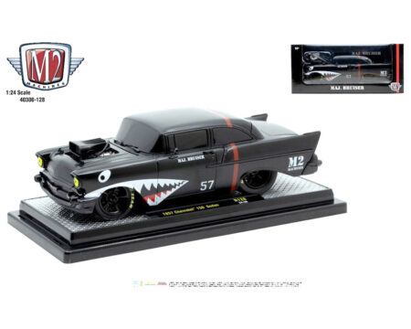 M2 Machines 1:24 1957 Chevrolet 150 Sedan Shark Mouth - Black