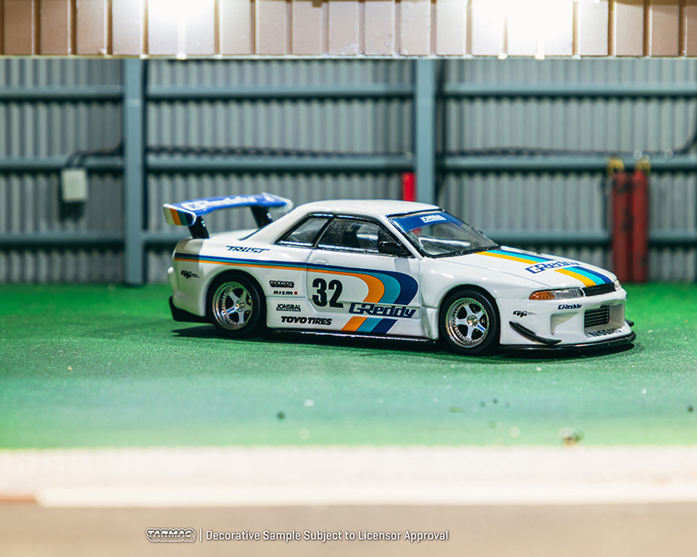 Preorder) Tarmac Works 1:64 Nissan Skyline GT-R (R32