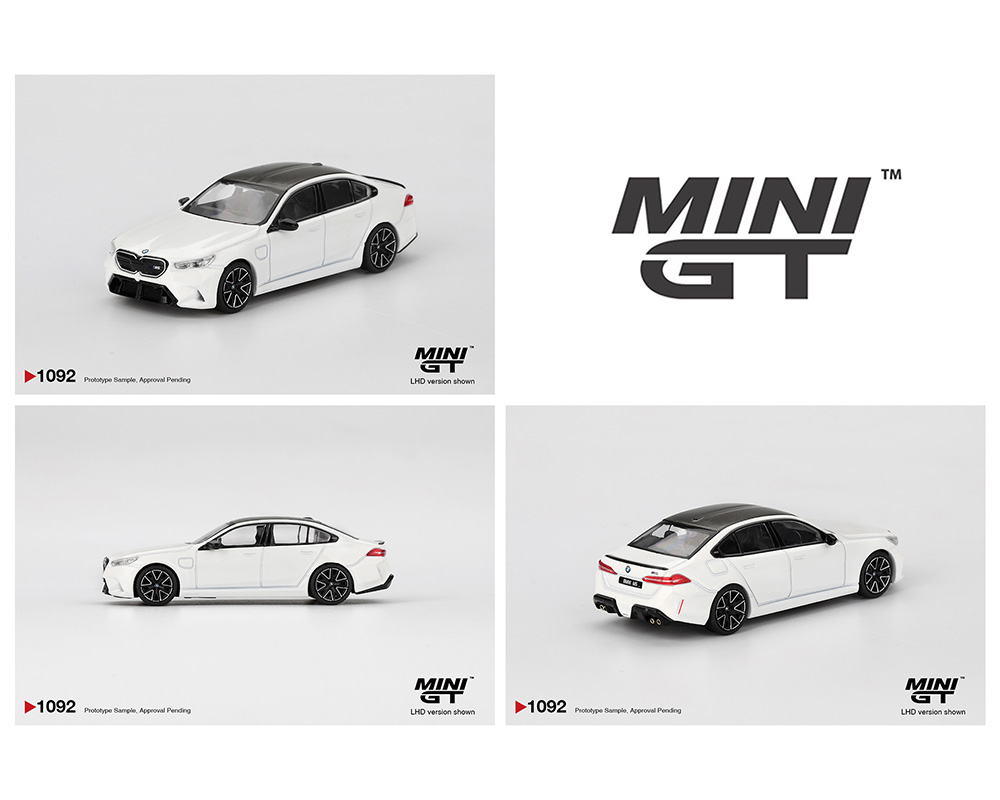(Preorder) Mini GT 1:64 BMW M5 - Alpine White