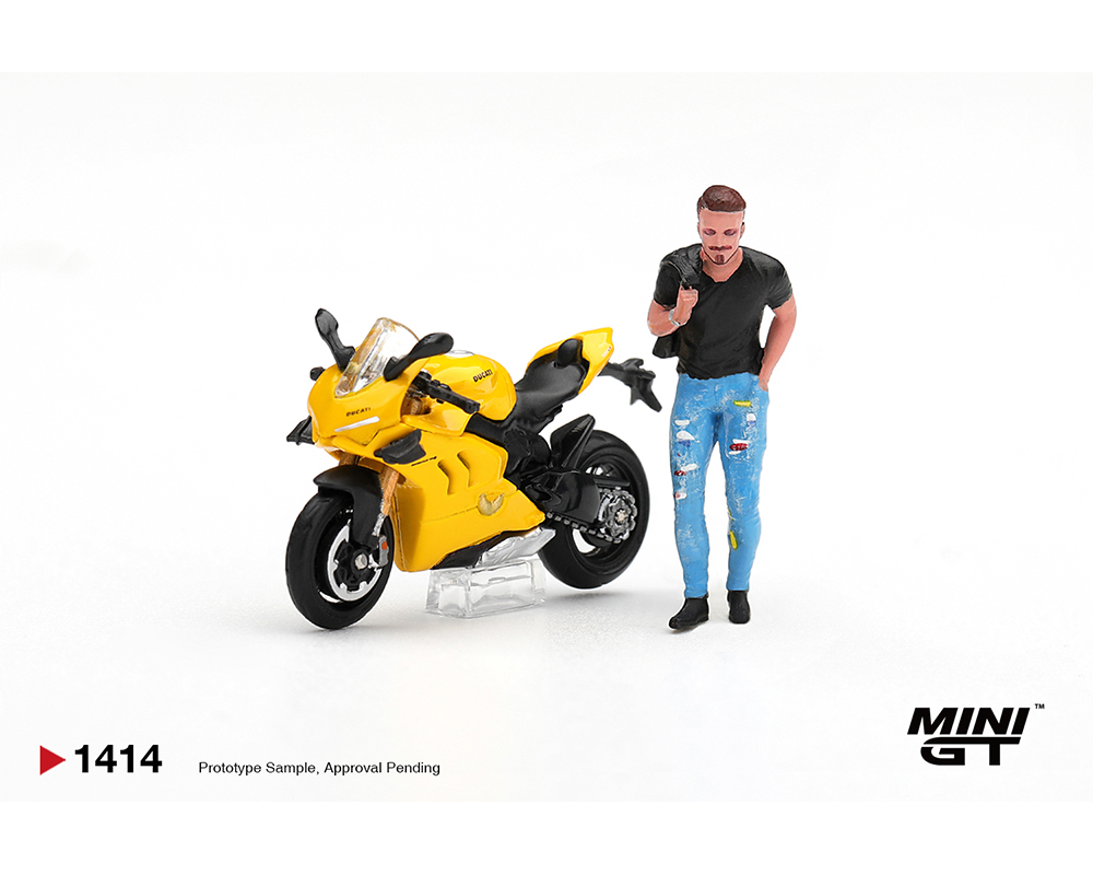 (Preorder) Mini GT 1:64 Ducati Panigale V4 S with Ducati Figure Yellow - Limited Edition - Image 2
